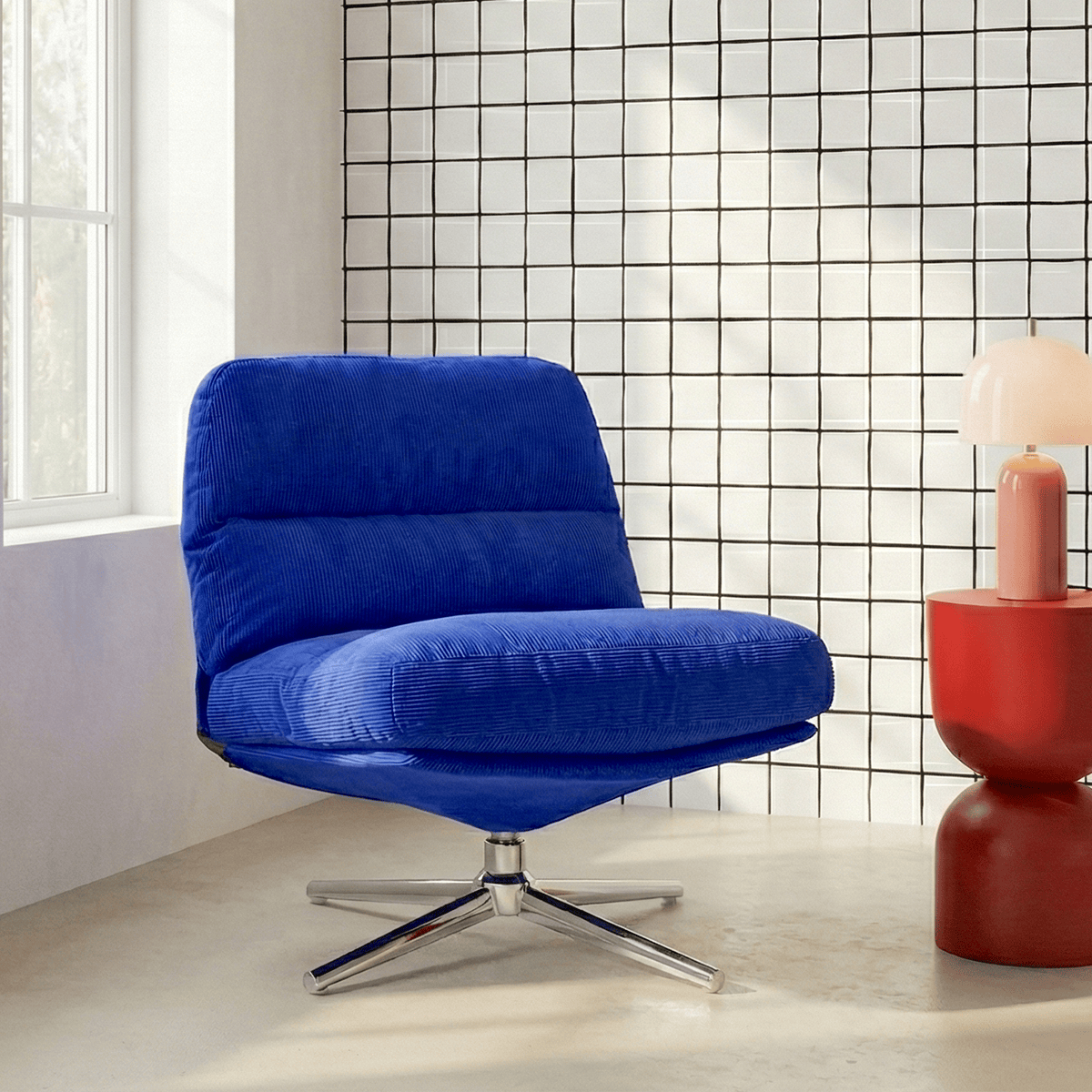 Fauteuil pivotant en velours côtelé bleu électrique et piètement chromé - Julia