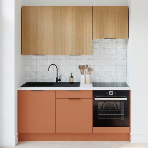 Ensemble de 6 meubles de cuisine - L. 185 cm - terracotta et chêne clair cannelé - Luzia Signature
