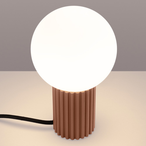 Lampe à poser en aluminium cannelé moka - Halo