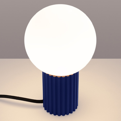 Lampe à poser en aluminium cannelé bleu marine - Halo