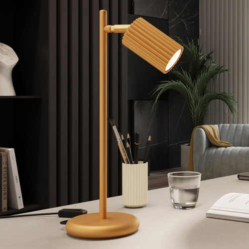 Lampe à poser en aluminium cannelé or - Karbon