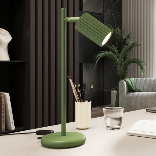 Lampe à poser en aluminium cannelé vert olive - Karbon