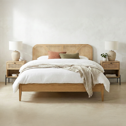 Ensemble Lit adulte 160x200 cm en bois avec tête de lit en bois massif et cannage Leonie + lot de 2 chevets Iris