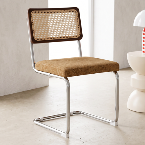 Lot de 2 chaises en cannage, tissu chenille camel et piètement chromé - Muse