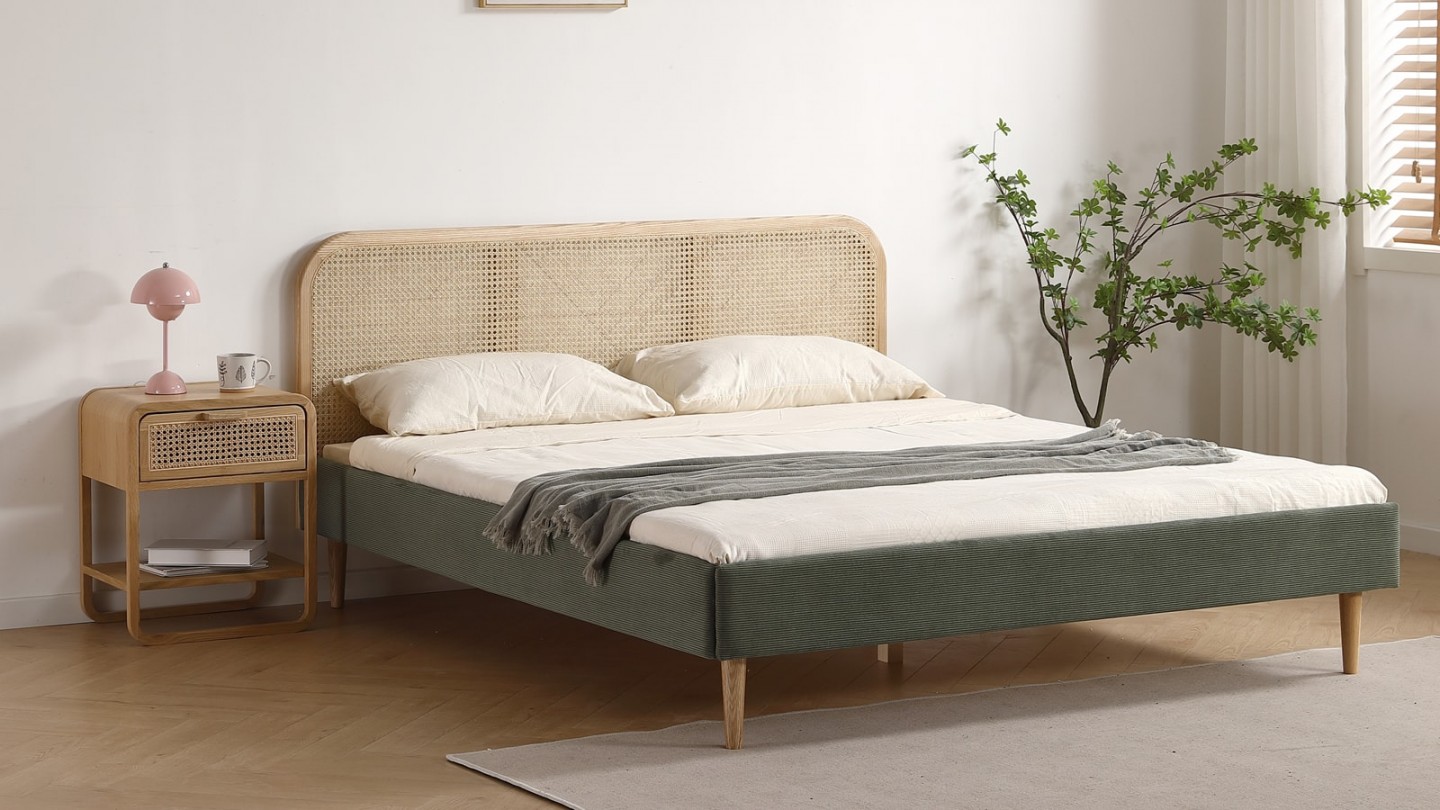 Lit adulte 160x200 cm en velours côtelé vert kaki avec tête de lit en cannage - Dalia