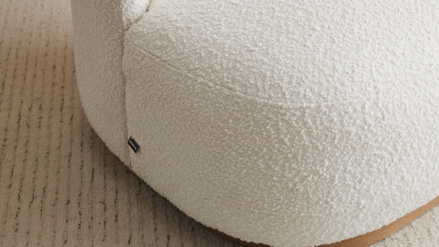 Fauteuil en tissu bouclette écru - Colette Fauteuil en tissu bouclette écru - Colette