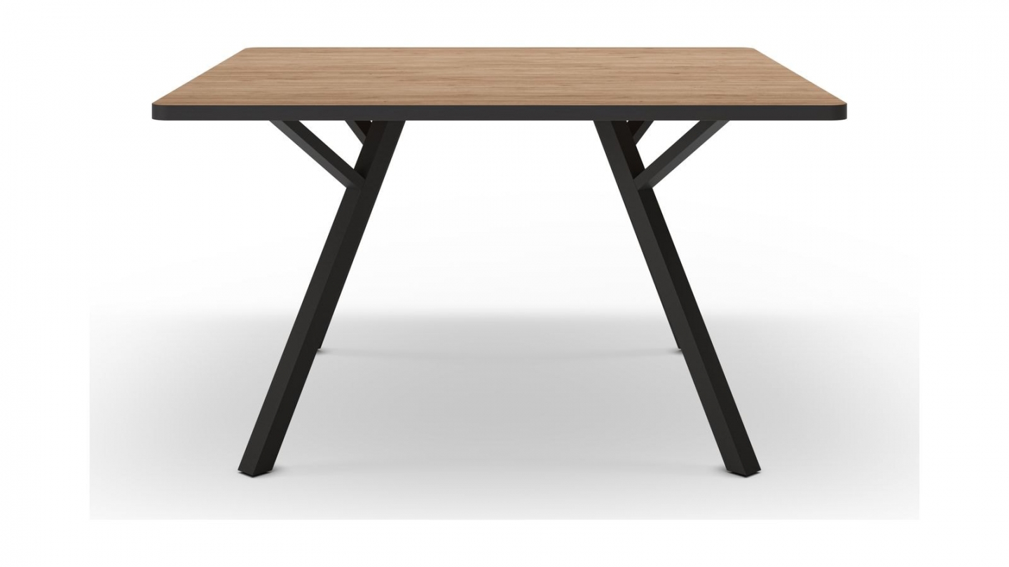 Table à manger carrée effet chêne L136xH77 cm - Brann