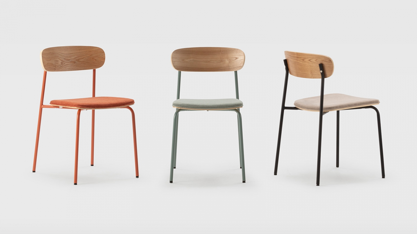 Lot de 2 chaises en tissu terracotta et effet bois - Svala