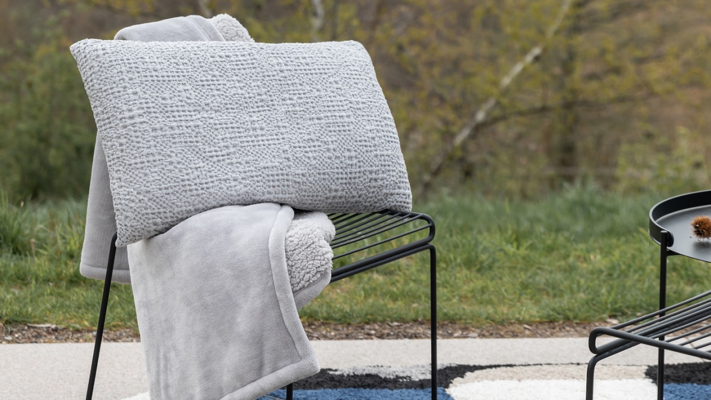 Plaid doux gris perle 130 x 160 cm - Michka