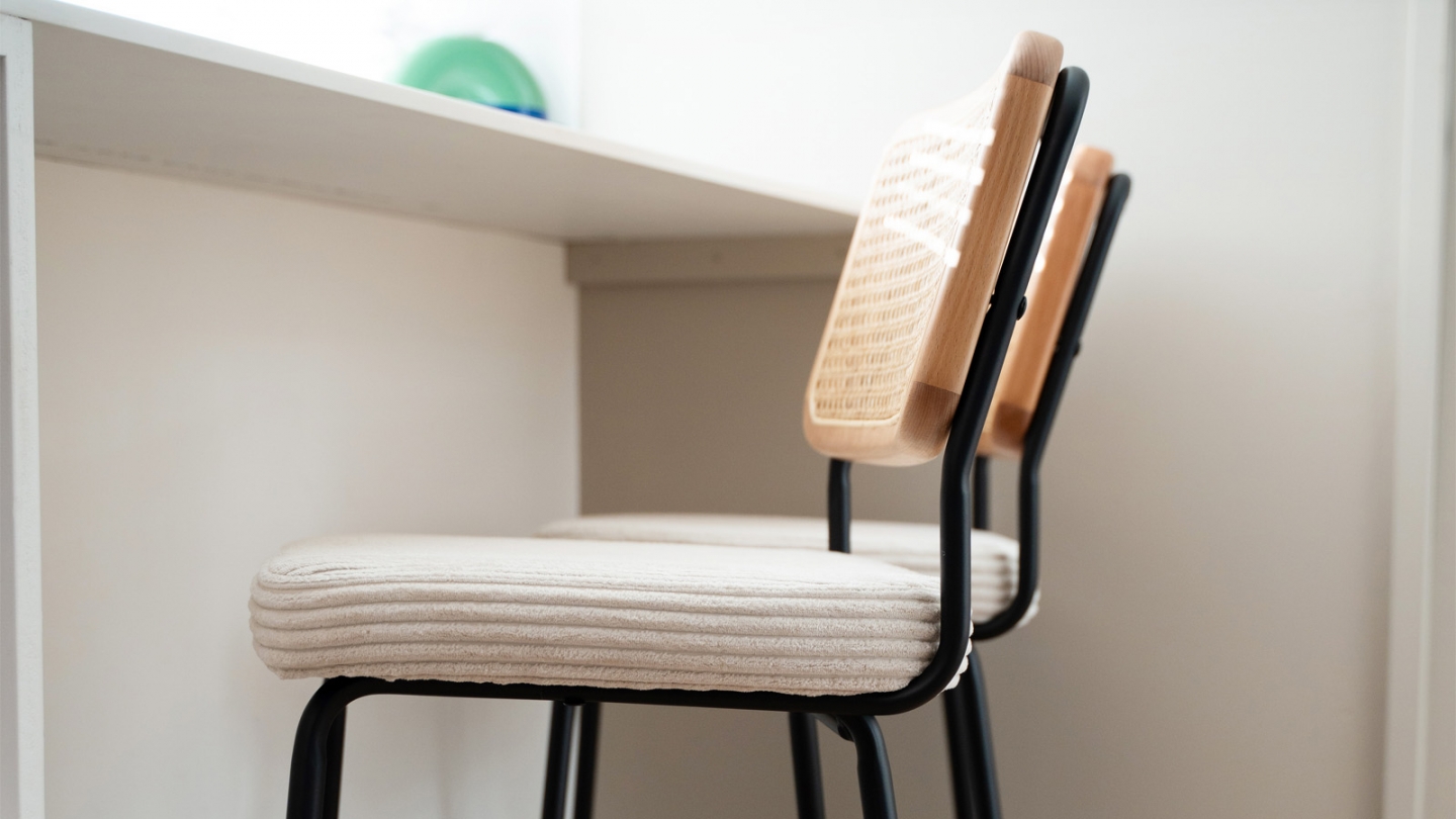 Lot de 2 tabourets de bar en velours côtelé beige et cannage naturel - Muse