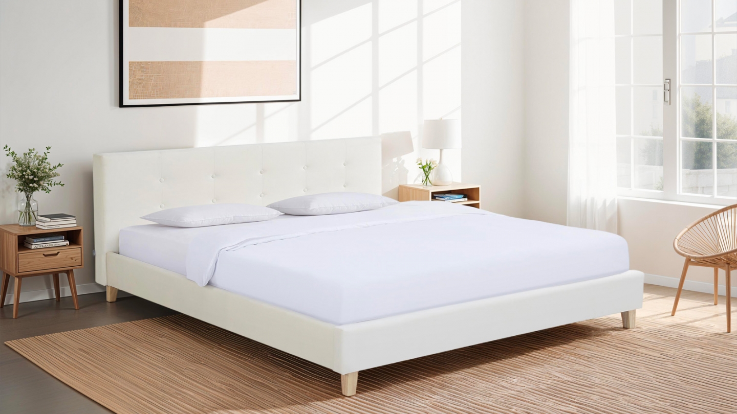 Lit adulte 160x200 cm avec tête de lit capitonnée en velours beige - Milo