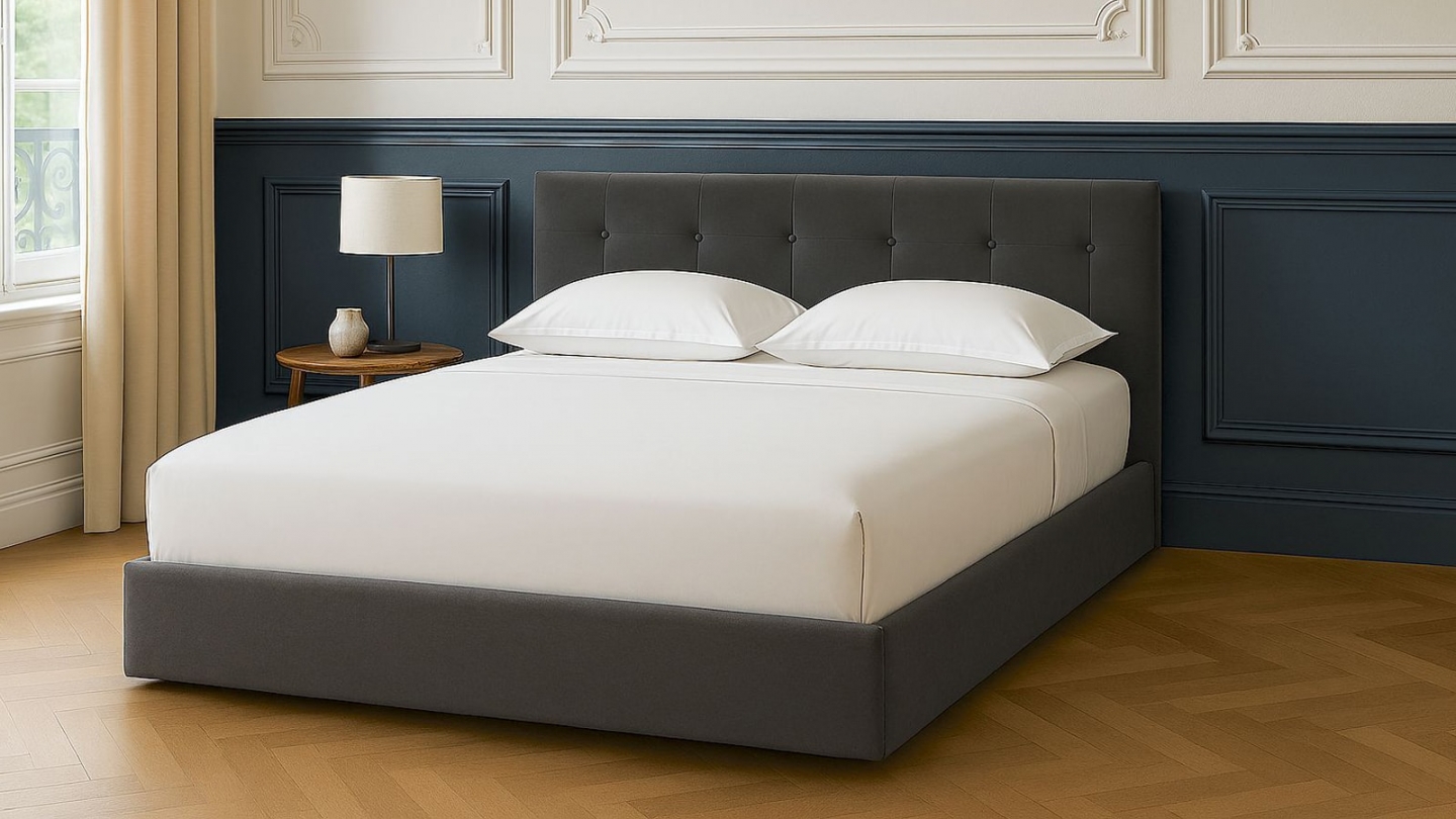 Lit coffre adulte 140x190 cm avec tête de lit capitonnée en velours gris foncé et sommier - Tina
