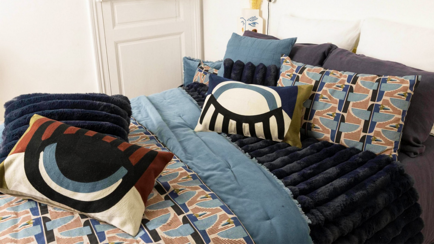 Jeté de lit en fausse fourrure bleu marine 240 x 260 cm - Alice