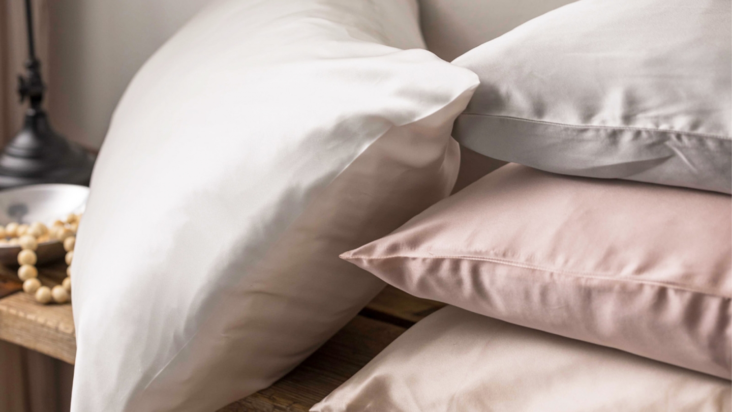 Lot de 2 Taies d'oreiller en soie beige 65 x 65 cm - Ashley