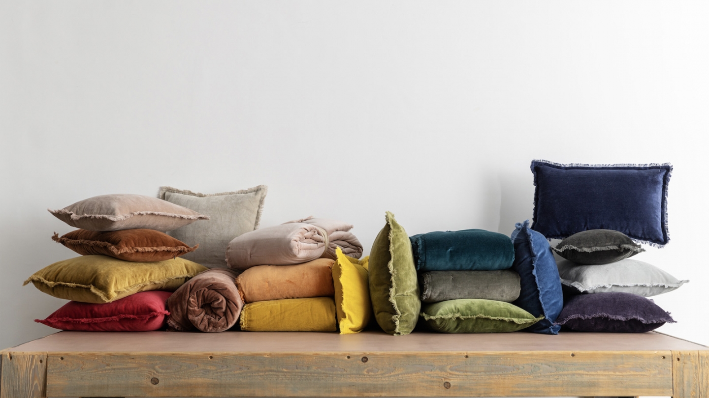 Jeté de lit en velours ecru 260 x 260 cm - Fara