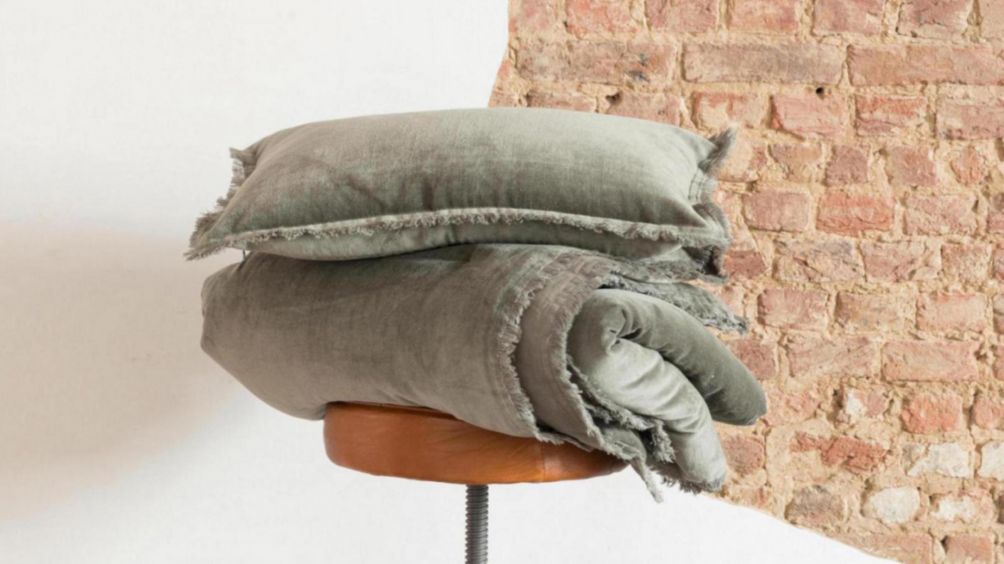 Jeté de lit en velours Vert thym 240 x 260 cm - Fara