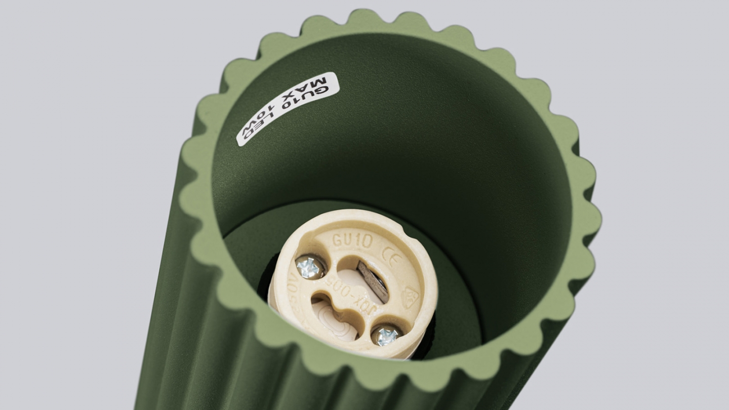 Plafonnier en aluminium cannelé 10 cm vert olive - Karbon