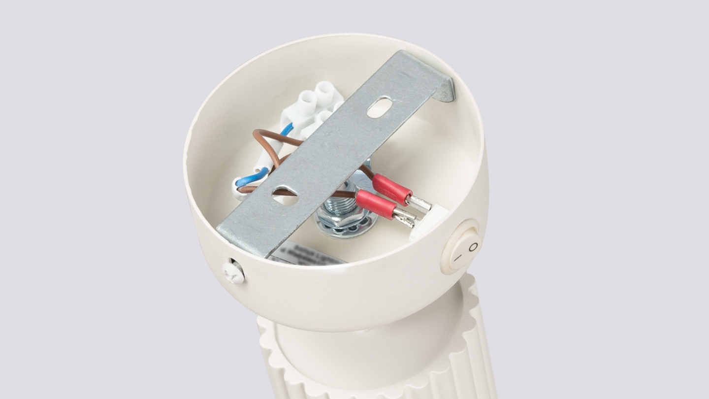 Applique en aluminium cannelé beige avec interrupteur - Karbon