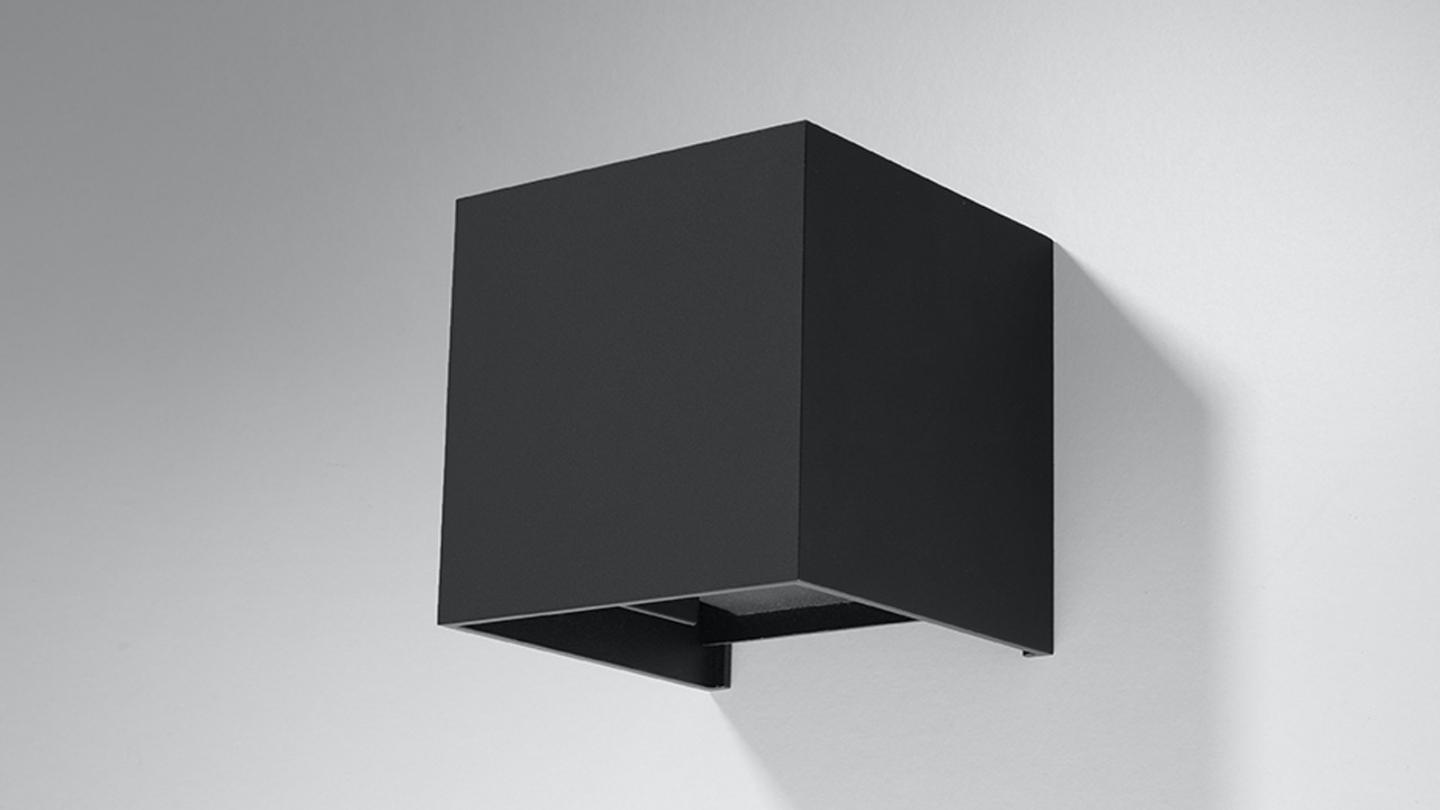 Applique cubique pour l'extérieur en aluminium noir - Luca