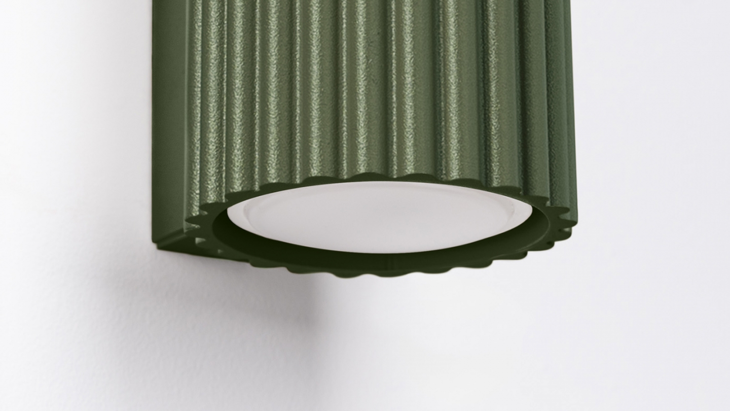 Applique en aluminium cannelé 10 cm vert olive - Karbon