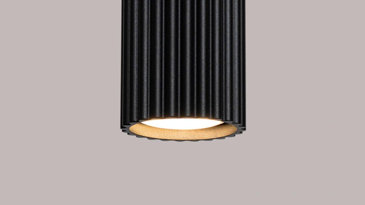 Suspension en aluminium cannelé noir - Karbon