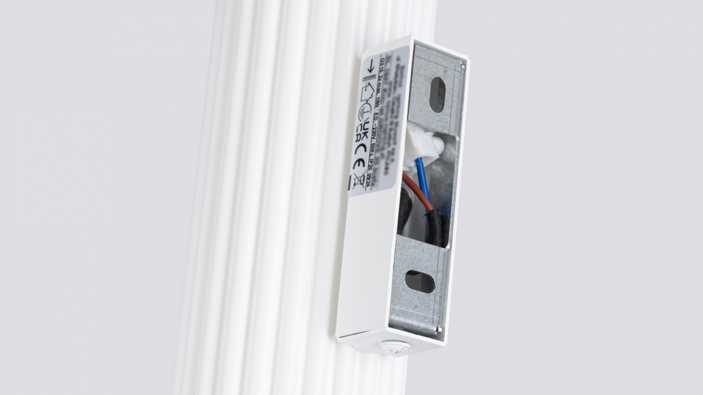 Applique en aluminium cannelé 20 cm blanc - Karbon