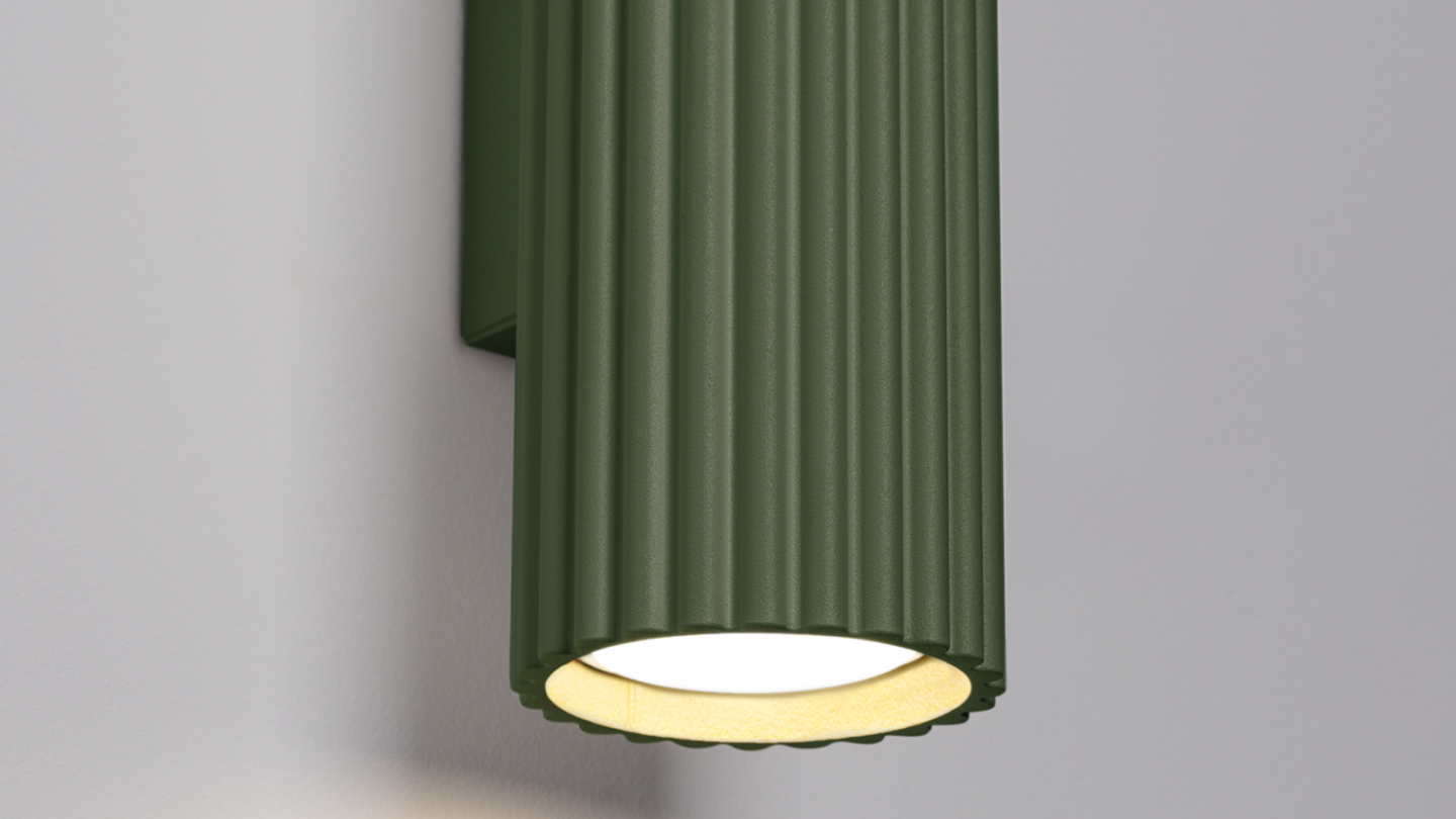 Applique en aluminium cannelé 20 cm vert olive - Karbon