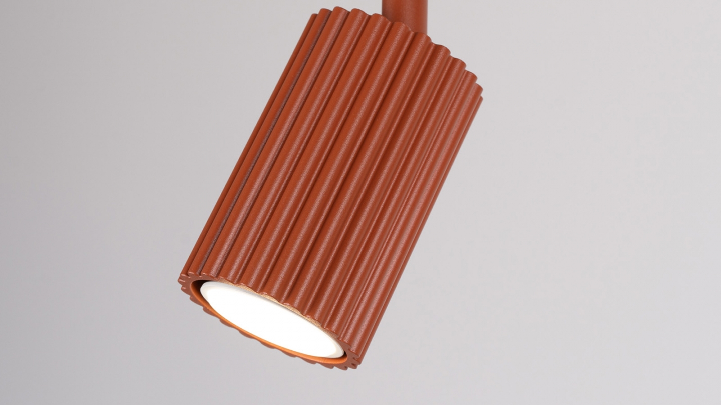 Plafonnier linéaire en aluminium cannelé 2 ampoules terracotta - Karbon