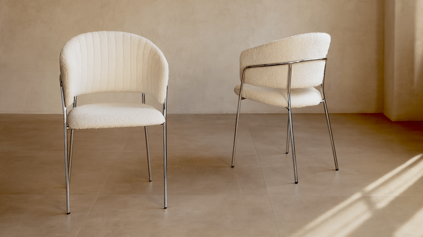 Lot de 2 chaises en tissu bouclé beige et piètement chromé - Isya