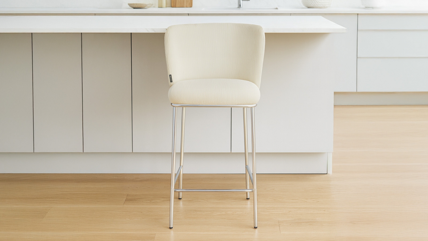 Lot de 2 tabourets de bar en velours côtelé beige, piètement chromé - Toma