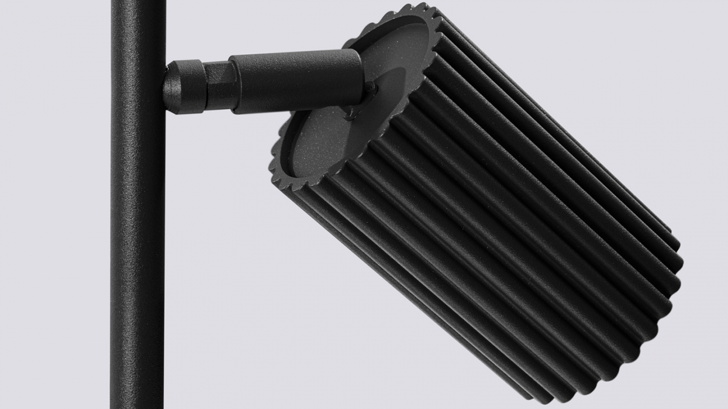 Lampe à poser en aluminium cannelé noir - Karbon Lampe à poser en aluminium cannelé noir - Karbon