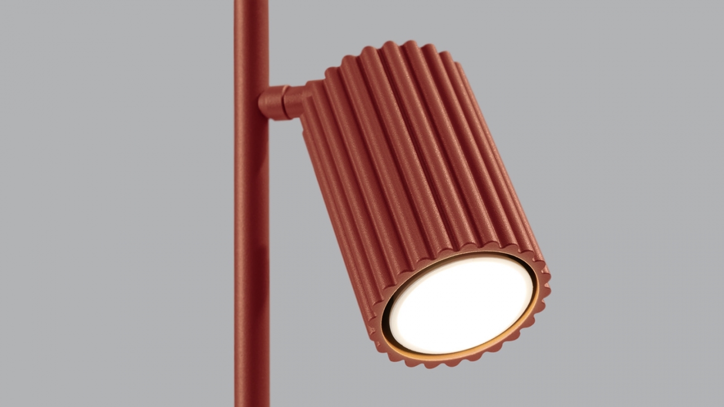 Lampe à poser en aluminium cannelé terracotta - Karbon Lampe à poser en aluminium cannelé terracotta - Karbon