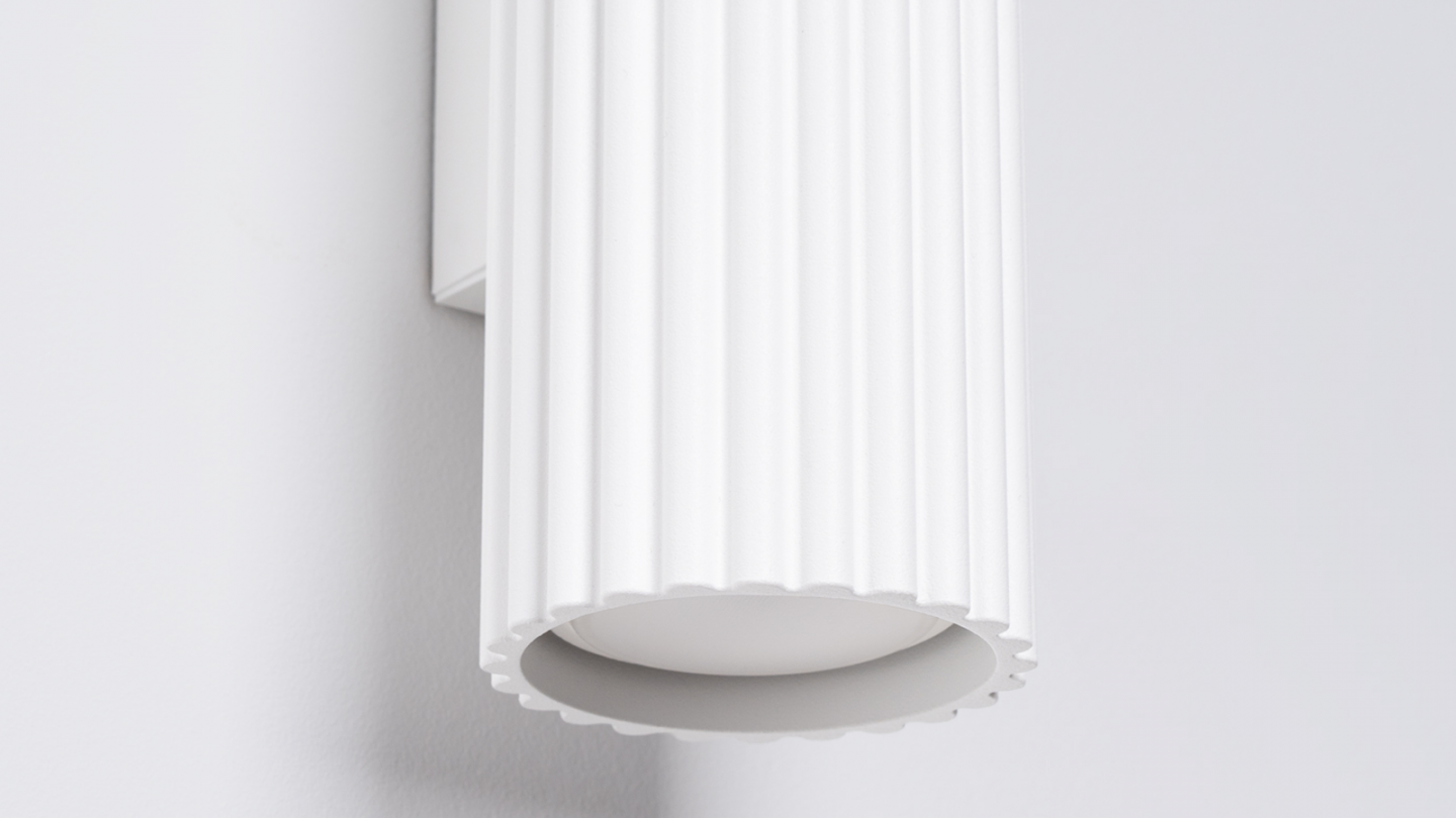 Applique en aluminium cannelé 30 cm blanc - Karbon
