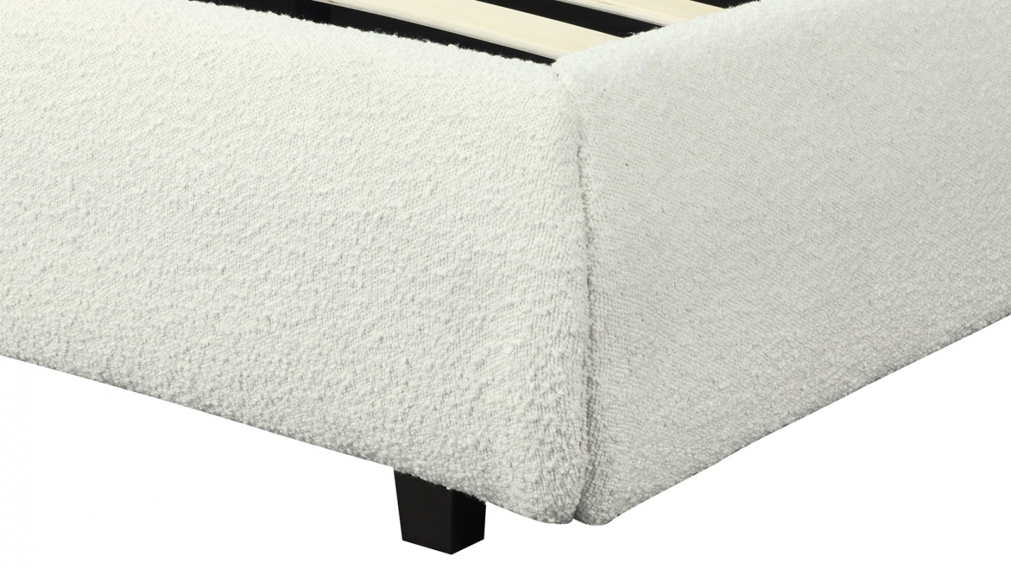 Lit coffre 140x190 cm avec tête de lit matelassée en tissu bouclé beige - Madisson