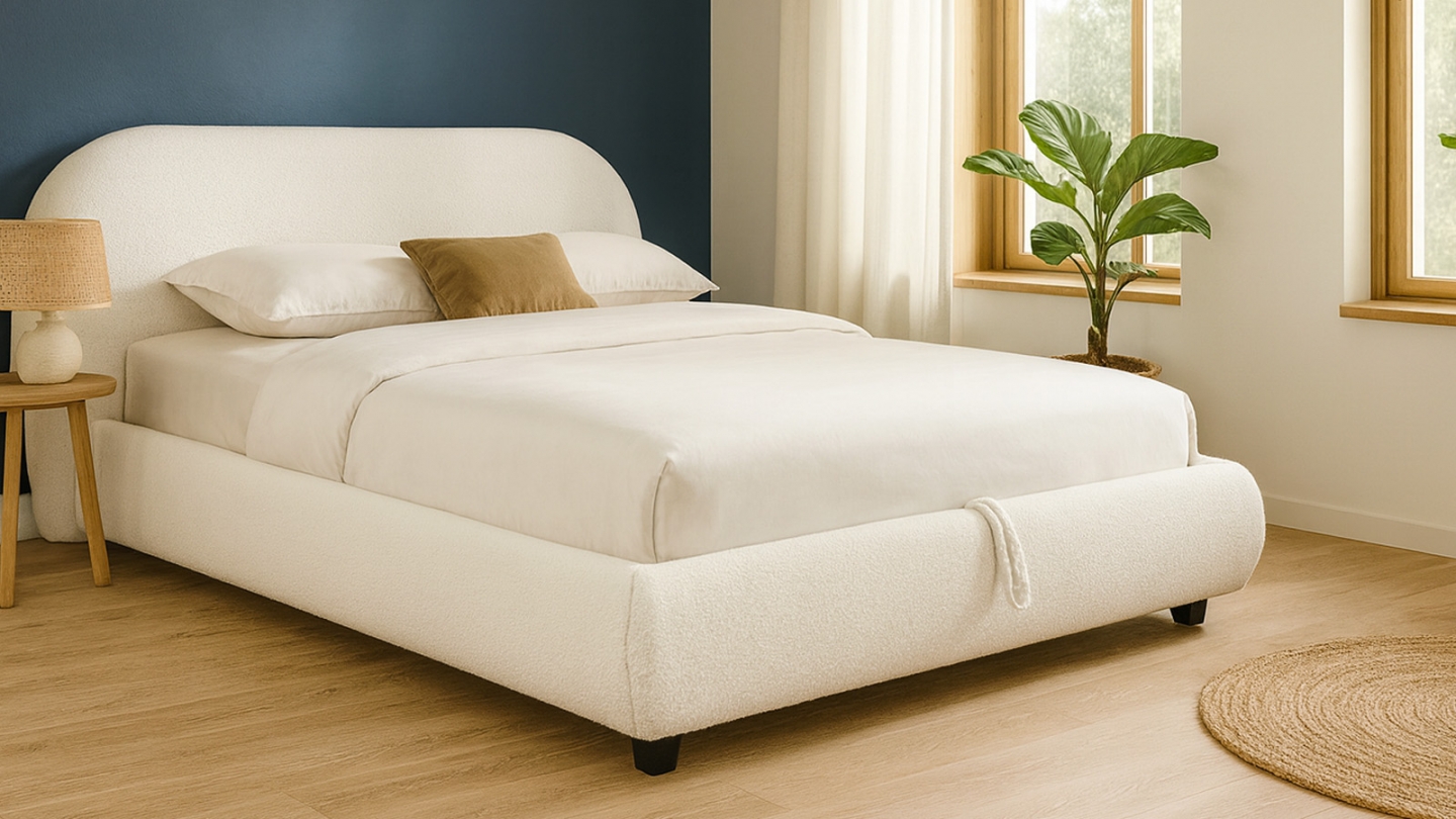 Lit coffre 180x200 cm avec tête de lit matelassée en tissu bouclé beige - Madisson