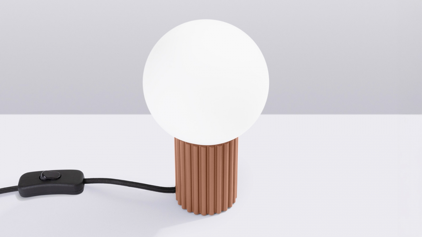 Lampe à poser en aluminium cannelé moka - Halo