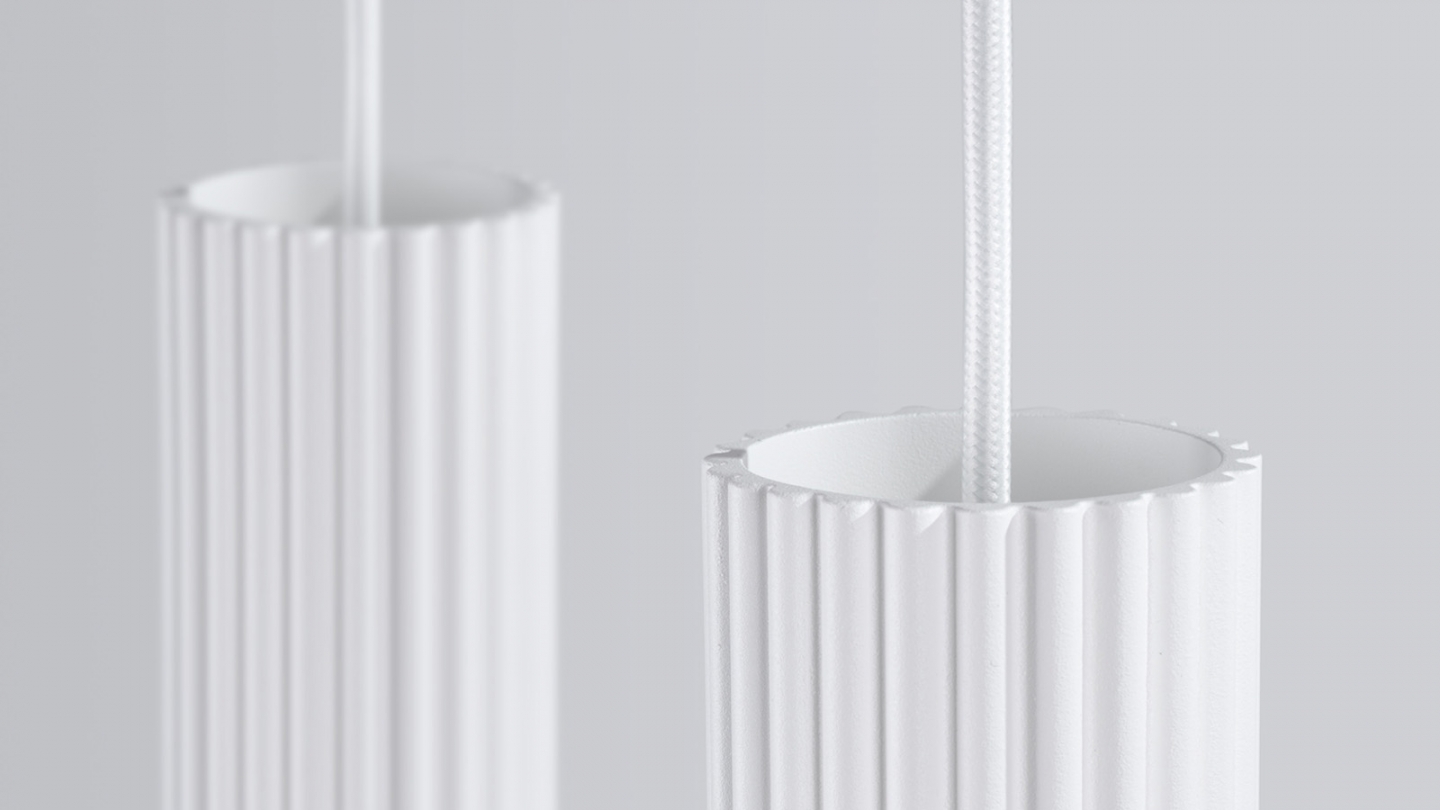 Suspension en aluminium cannelé 2 ampoules - Karbon