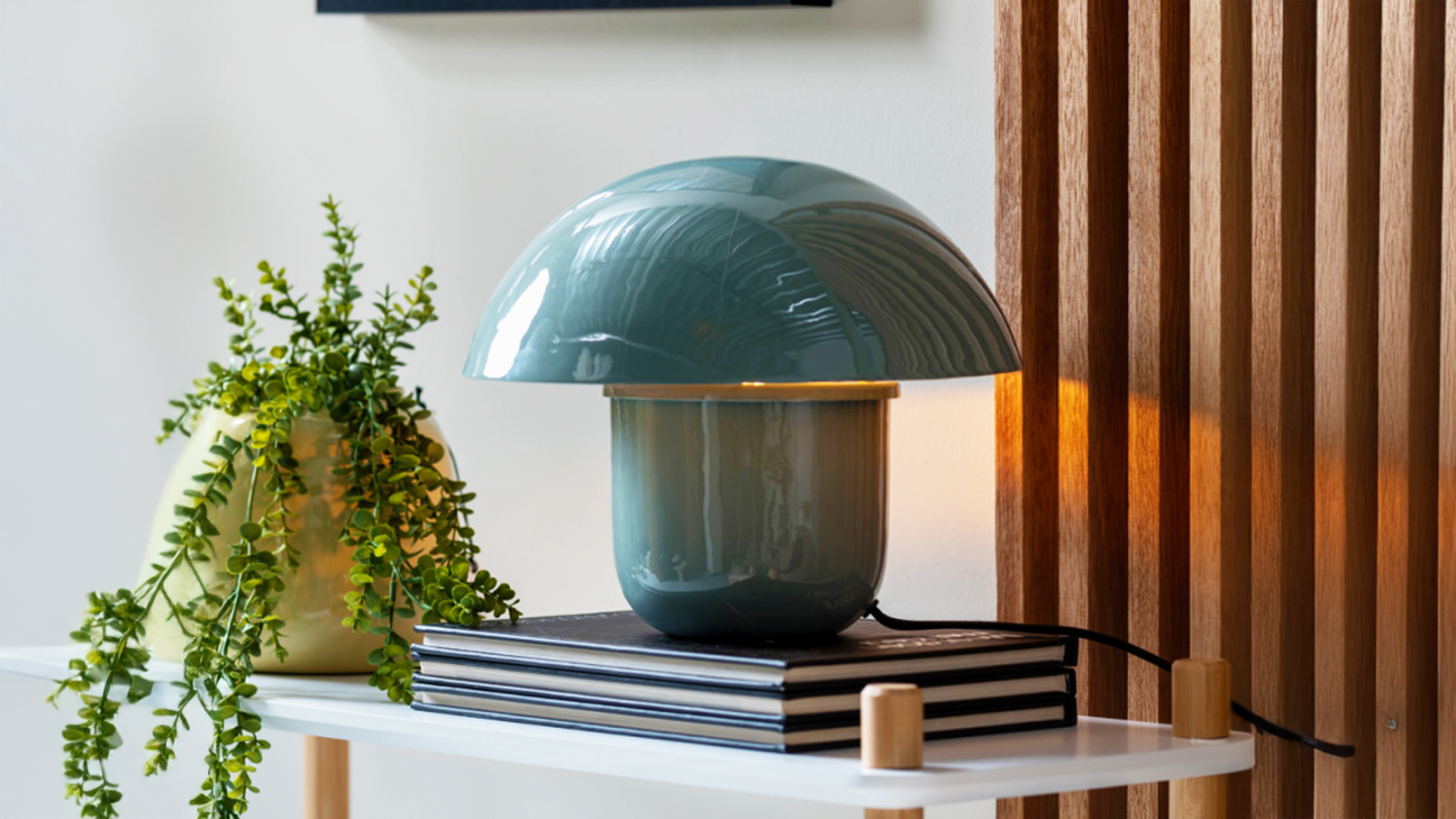 Lampe à poser champignon en métal émaillé bleu - Fat Mushroom