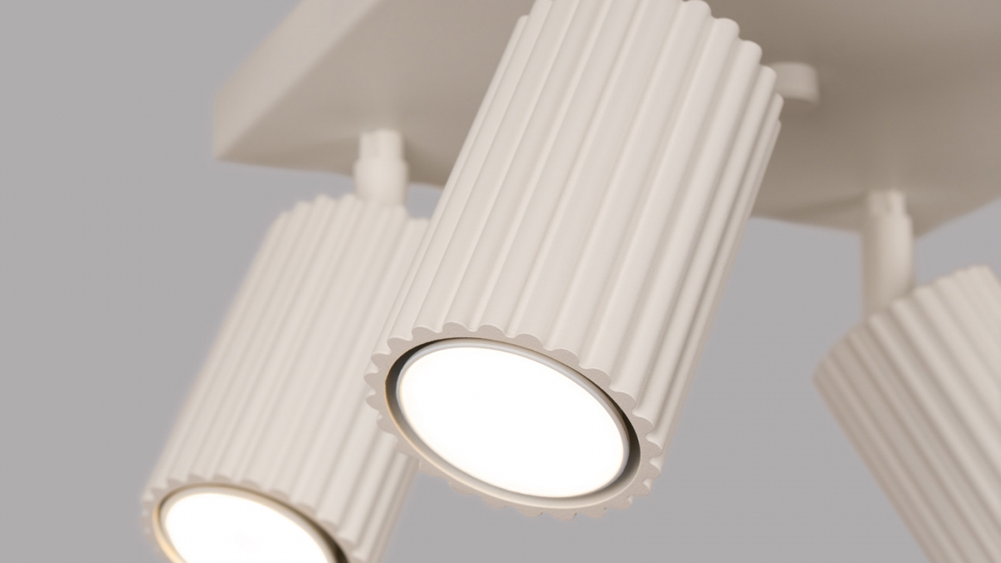 Plafonnier carré en aluminium cannelé 4 ampoules beige - Karbon Plafonnier carré en aluminium cannelé 4 ampoules beige - Karbon