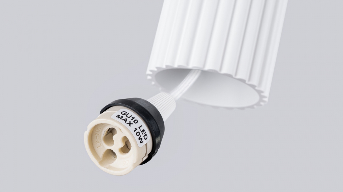 Suspension en aluminium cannelé 3 ampoules - Karbon Suspension en aluminium cannelé 3 ampoules - Karbon