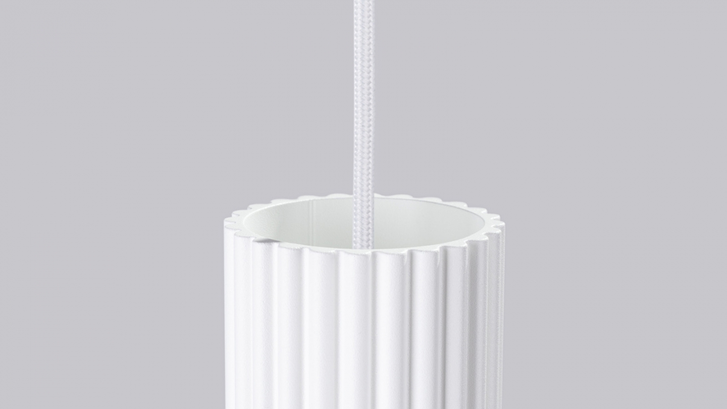 Suspension en aluminium cannelé 3 ampoules - Karbon Suspension en aluminium cannelé 3 ampoules - Karbon