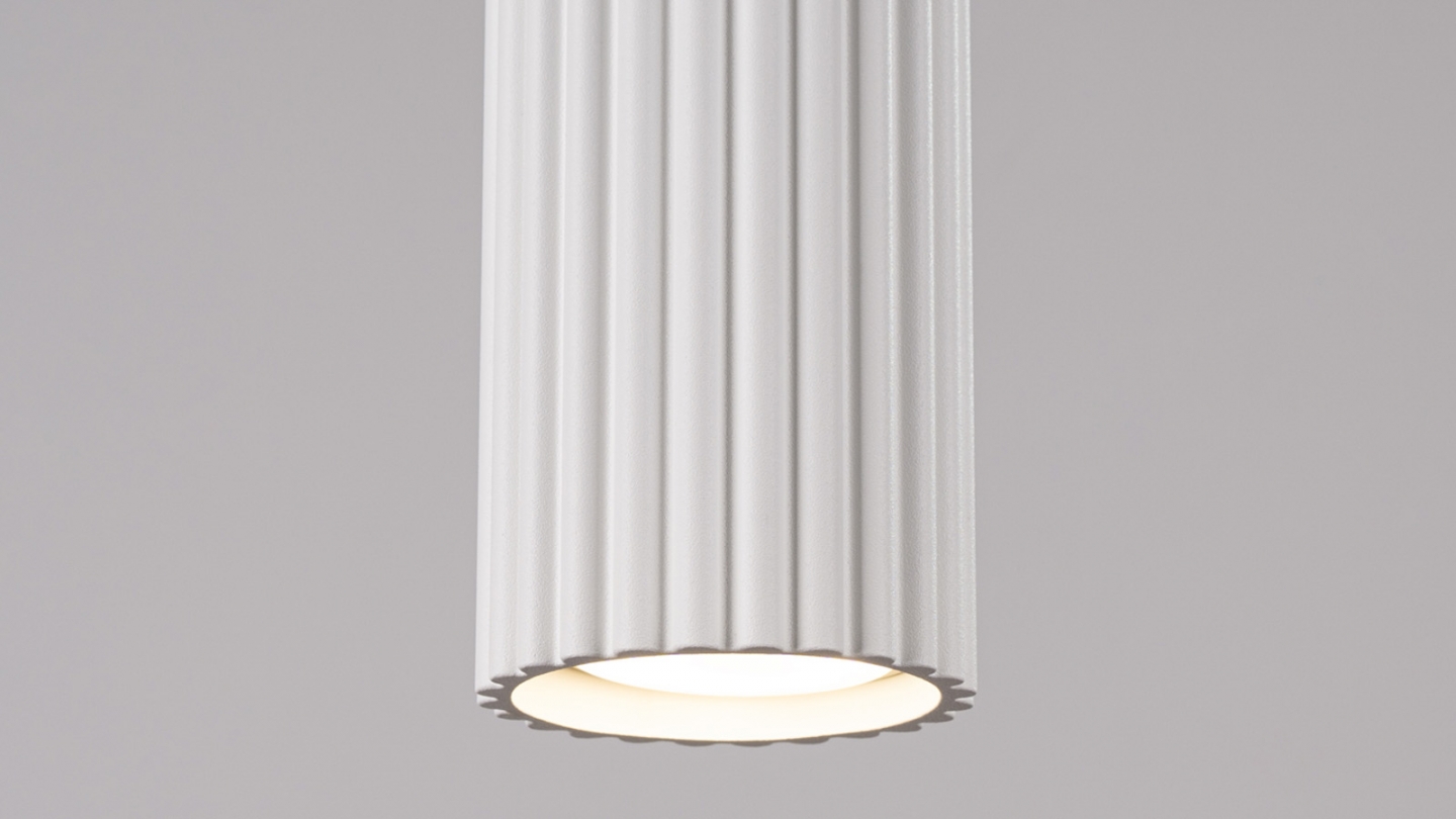 Suspension en aluminium cannelé 3 ampoules - Karbon Suspension en aluminium cannelé 3 ampoules - Karbon