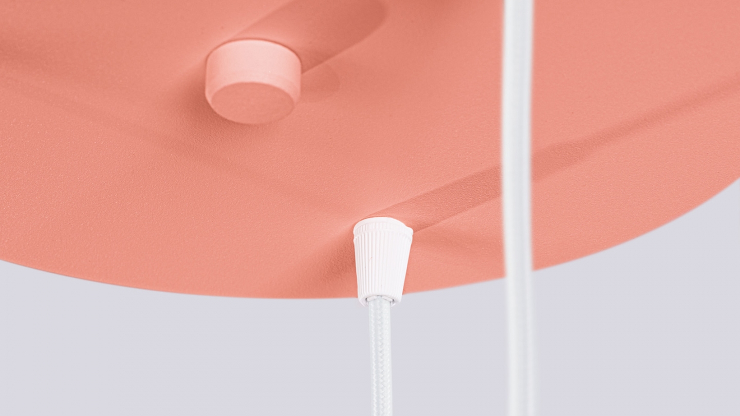 Suspension en aluminium cannelé 3 ampoules pêche - Halo Suspension en aluminium cannelé 3 ampoules pêche - Halo