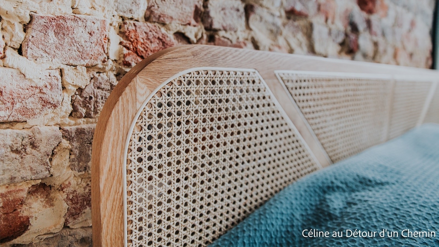 Ensemble Lit adulte 180x200 cm en bois avec tête de lit en bois massif et cannage Leonie + lot de 2 chevets Iris Ensemble Lit adulte 180x200 cm en bois avec tête de lit en bois massif et cannage Leonie + lot de 2 chevets Iris