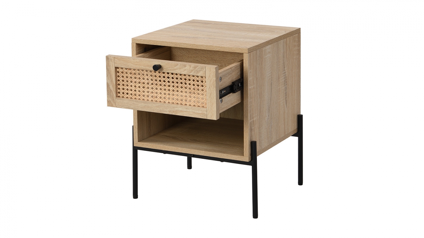 Ensemble Lit adulte 180x200 cm en bois avec tête de lit en bois massif et cannage Leonie + lot de 2 chevets Iris Ensemble Lit adulte 180x200 cm en bois avec tête de lit en bois massif et cannage Leonie + lot de 2 chevets Iris