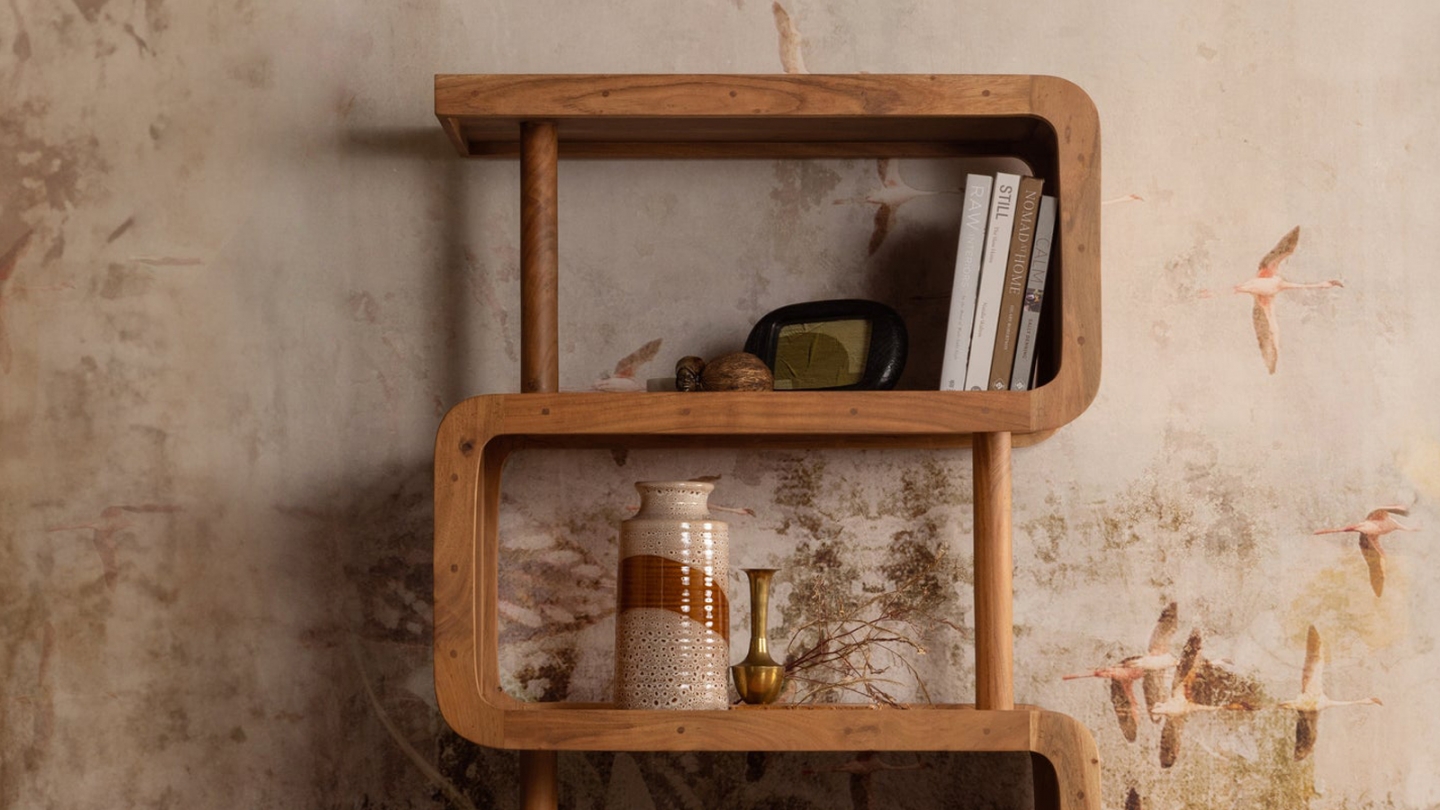 Armoire murale en bois d’acacia forme organique - Rattle Armoire murale en bois d’acacia forme organique - Rattle