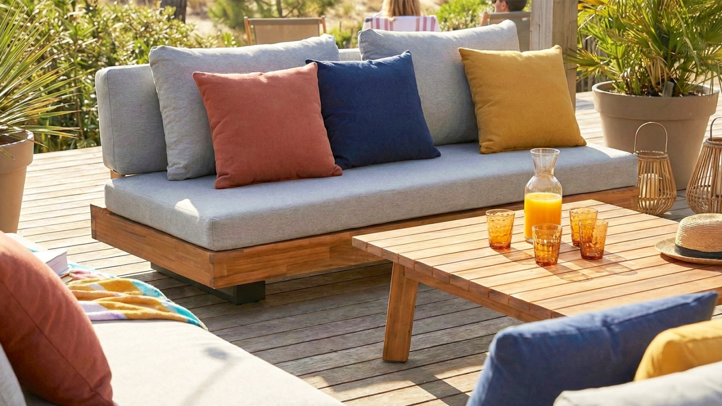 Canapé de jardin 2 places en bois FSC - coussins gris chiné - Capri Canapé de jardin 2 places en bois FSC - coussins gris chiné - Capri