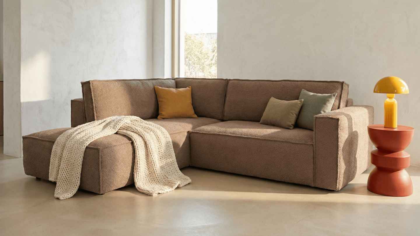 Canapé d'angle ouvert à gauche convertible 3 places en tissu bouclé rose poudré - Emma Canapé d'angle ouvert à gauche convertible 3 places en tissu bouclé rose poudré - Emma