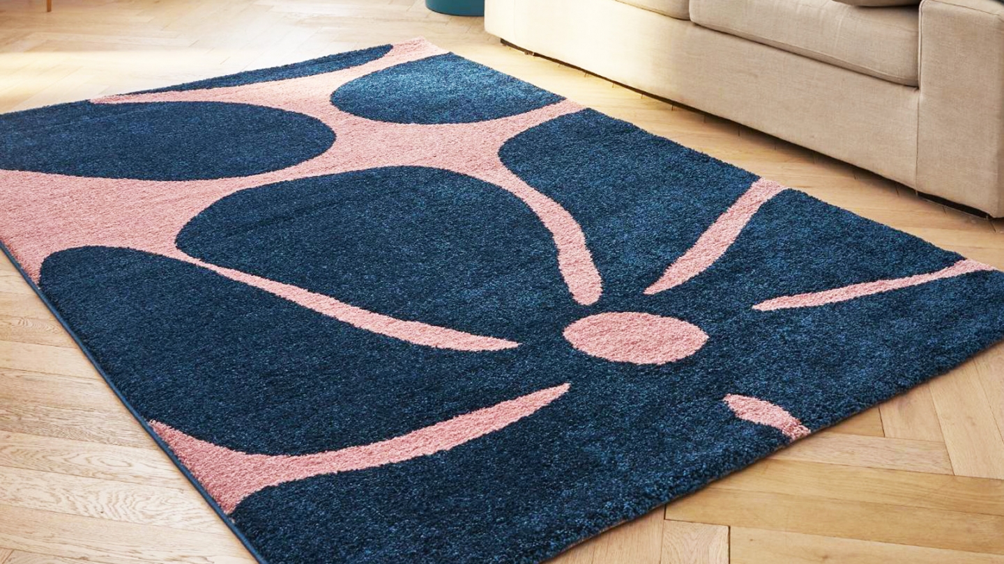 Tapis rétro style année 70 à fleurs bleu 200x280 cm - Bloom Blue Tapis rétro style année 70 à fleurs bleu 200x280 cm - Bloom Blue