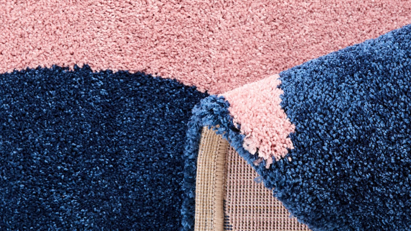 Tapis rétro style année 70 à fleurs bleu 200x280 cm - Bloom Blue Tapis rétro style année 70 à fleurs bleu 200x280 cm - Bloom Blue